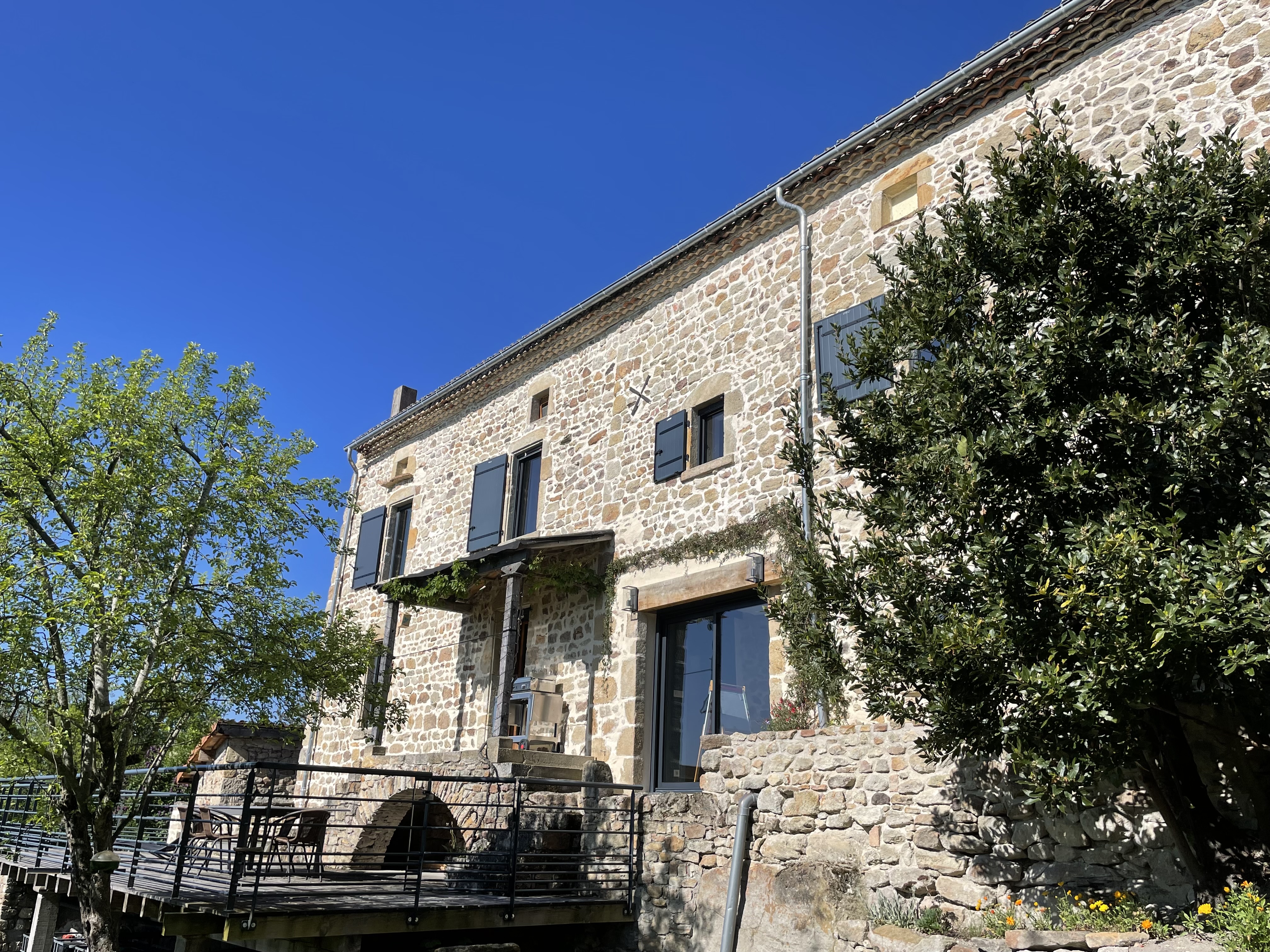 gitelamorille Facebook ad: Il reste quelques dates de dispo au Gîte…