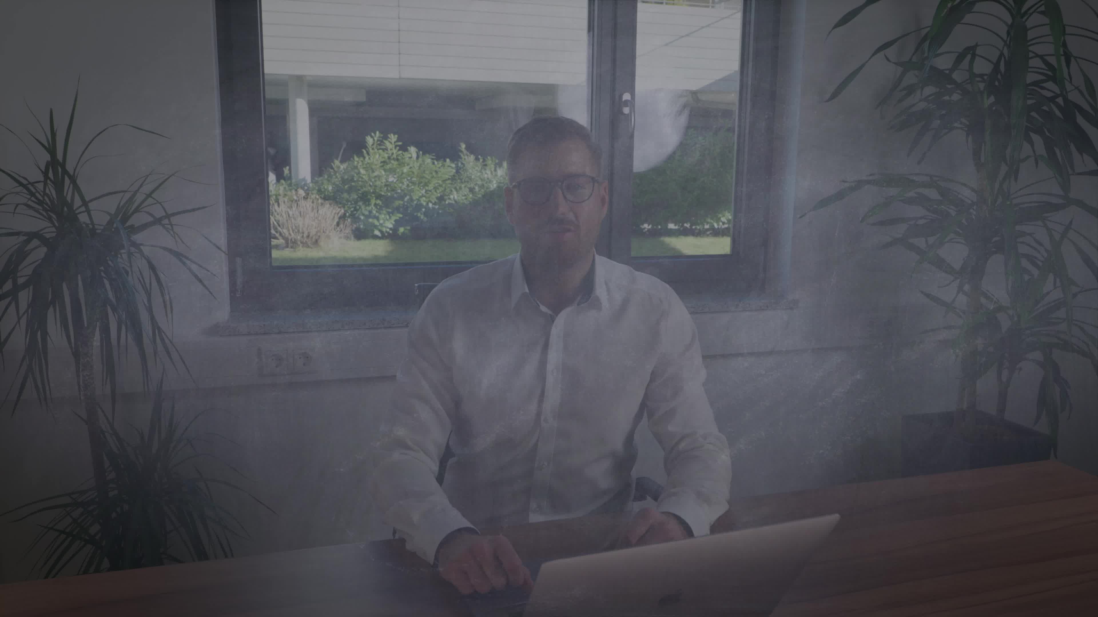 PEC - Professional Energy Consulting Facebook ad: Jetzt Verfügbarkeit in 2 Minuten prüfen