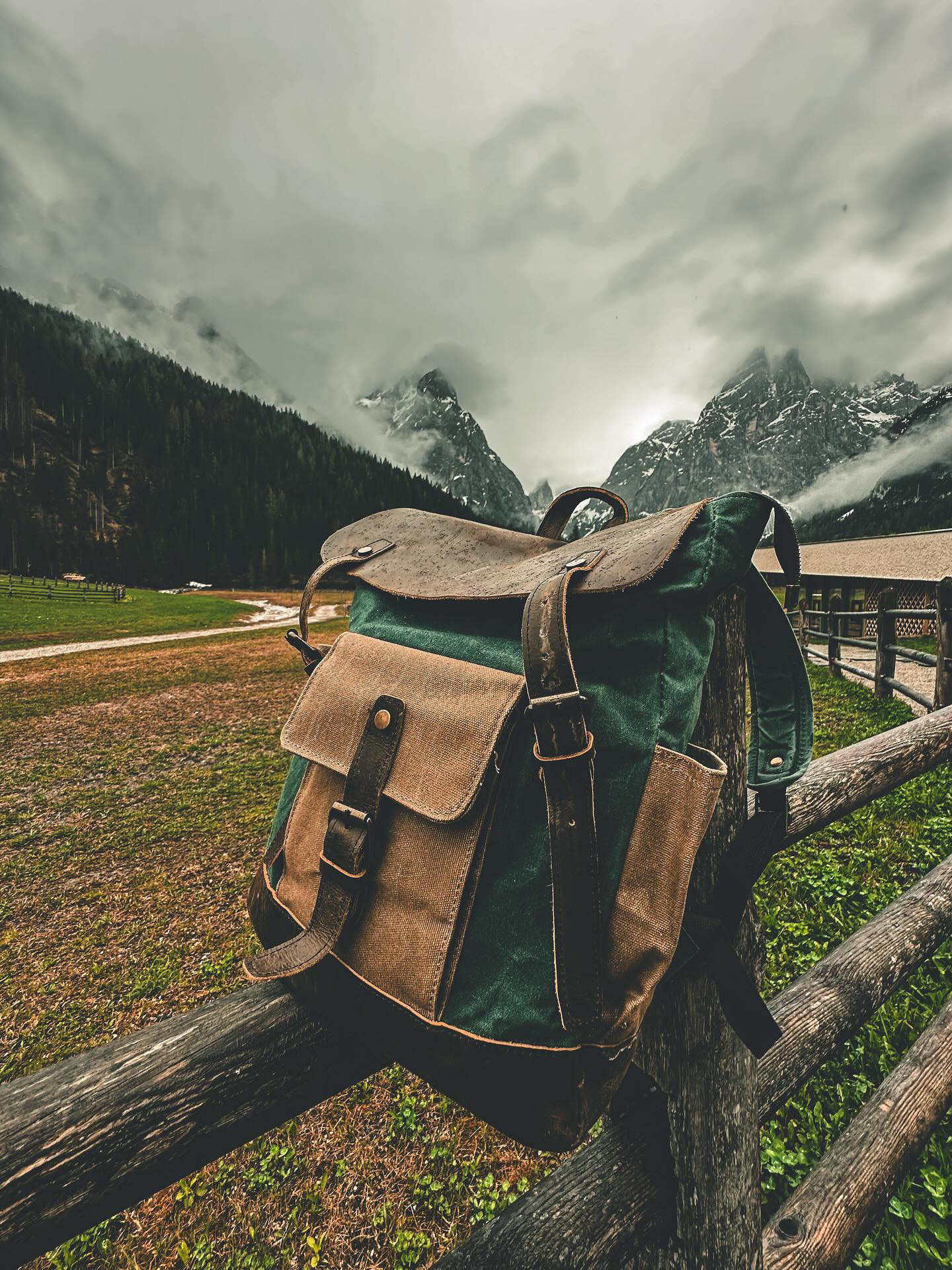 Urban Bag Facebook ad: 𝐔𝐑𝐁𝐀𝐍 𝐁𝐀𝐆 𝐌𝐞𝐦𝐩𝐡𝐢𝐬, rucsacul care îmbină…