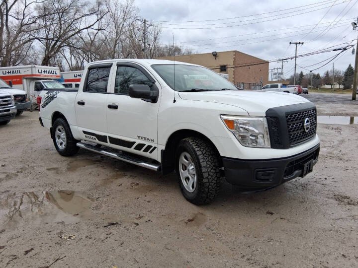 Frank Lincoln Facebook ad: 2017 Nissan Titan Crew 4x4