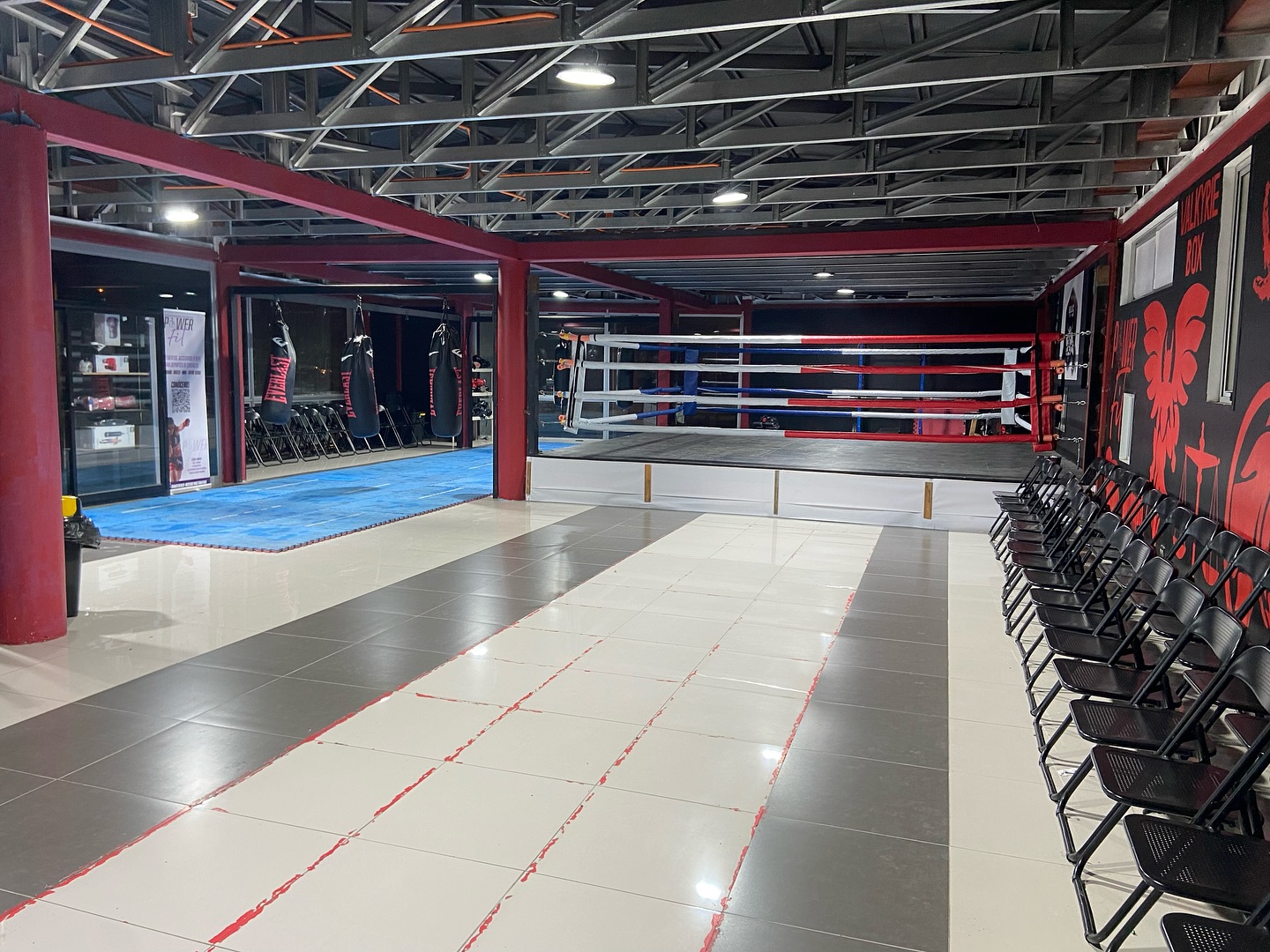 Bull’s Training Facebook ad: Avenida La Cantera 1902 Stripcenter El Rosario