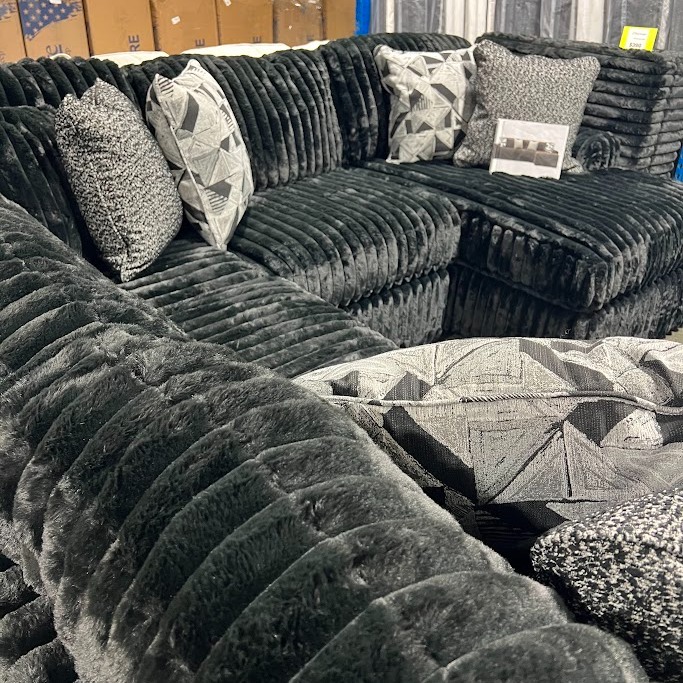 BoxDrop Cape Girardeau Facebook ad: GUESS WHO’S BACK… and won’t last long AGAIN!