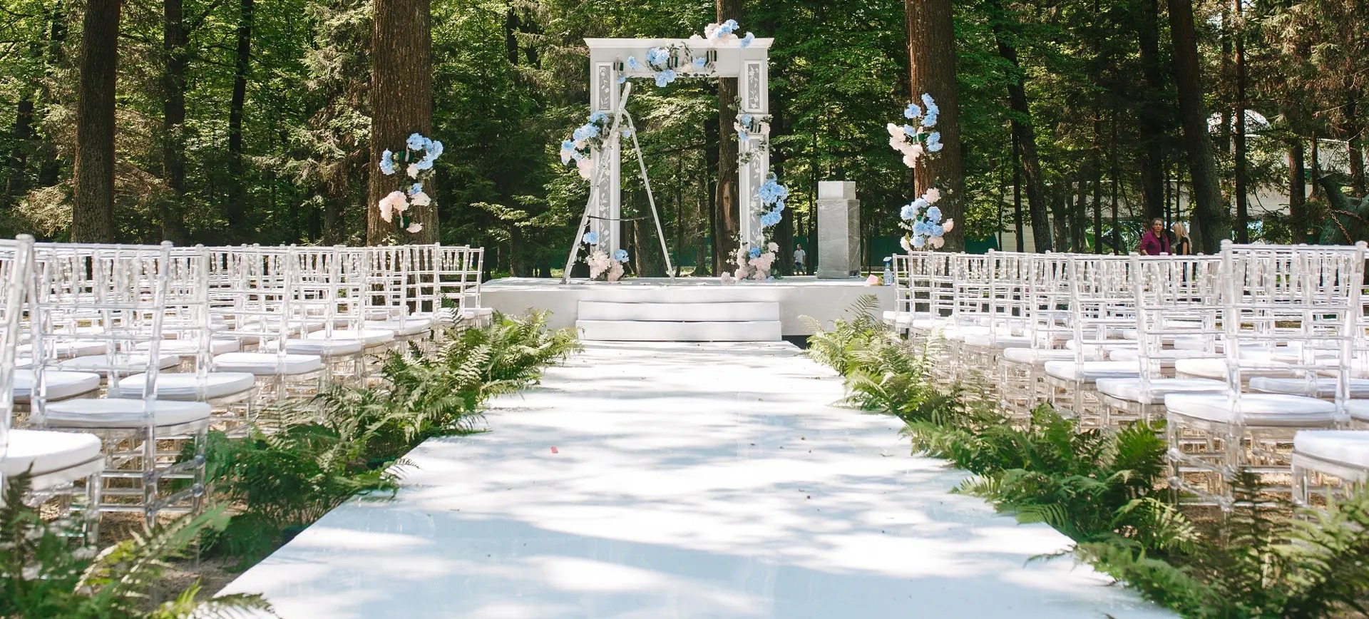 Premier Table Linens Facebook ad: Shop our huge selection of wedding aisle runners!
