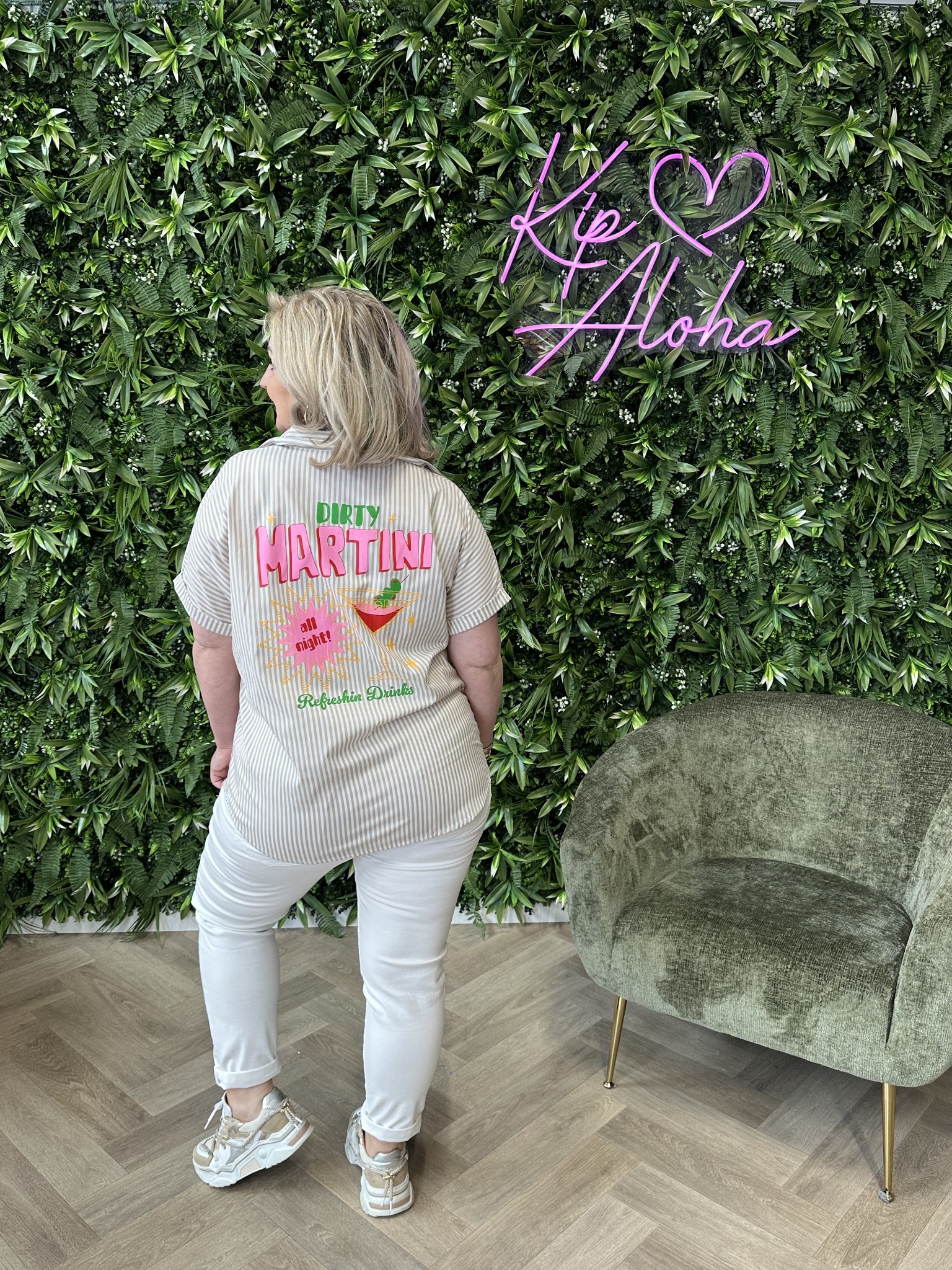 Kip Aloha damesmode Facebook ad