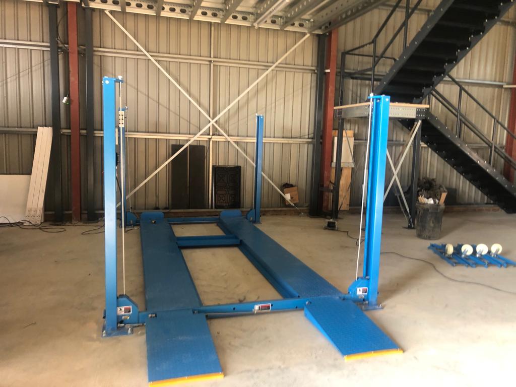 Pro Garage Lifts Facebook ad