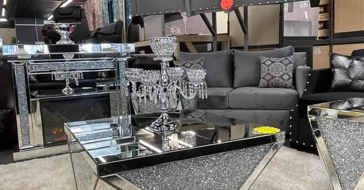 Furniture La Cuadra Facebook ad