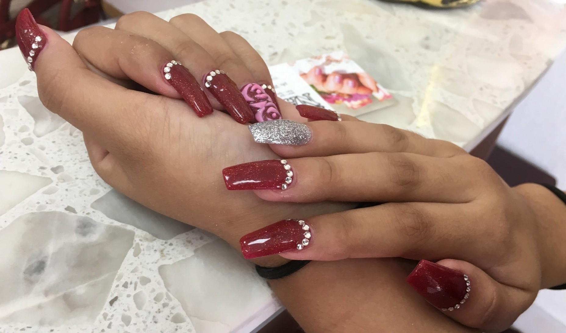 Serene Nails Facebook ad