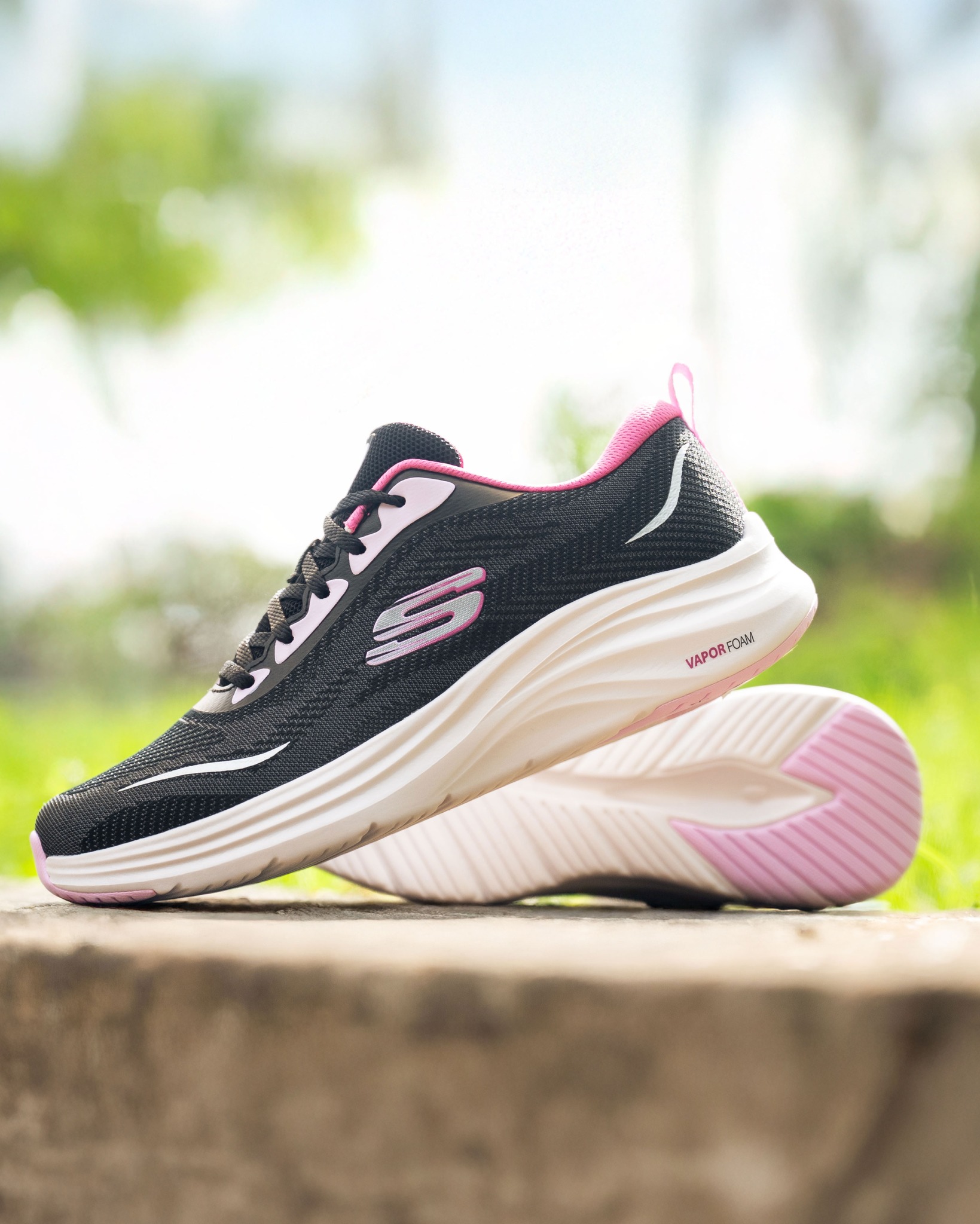 Footland.dz Facebook ad: Confort optimal pendant l’effort avec la Skechers Vapor…