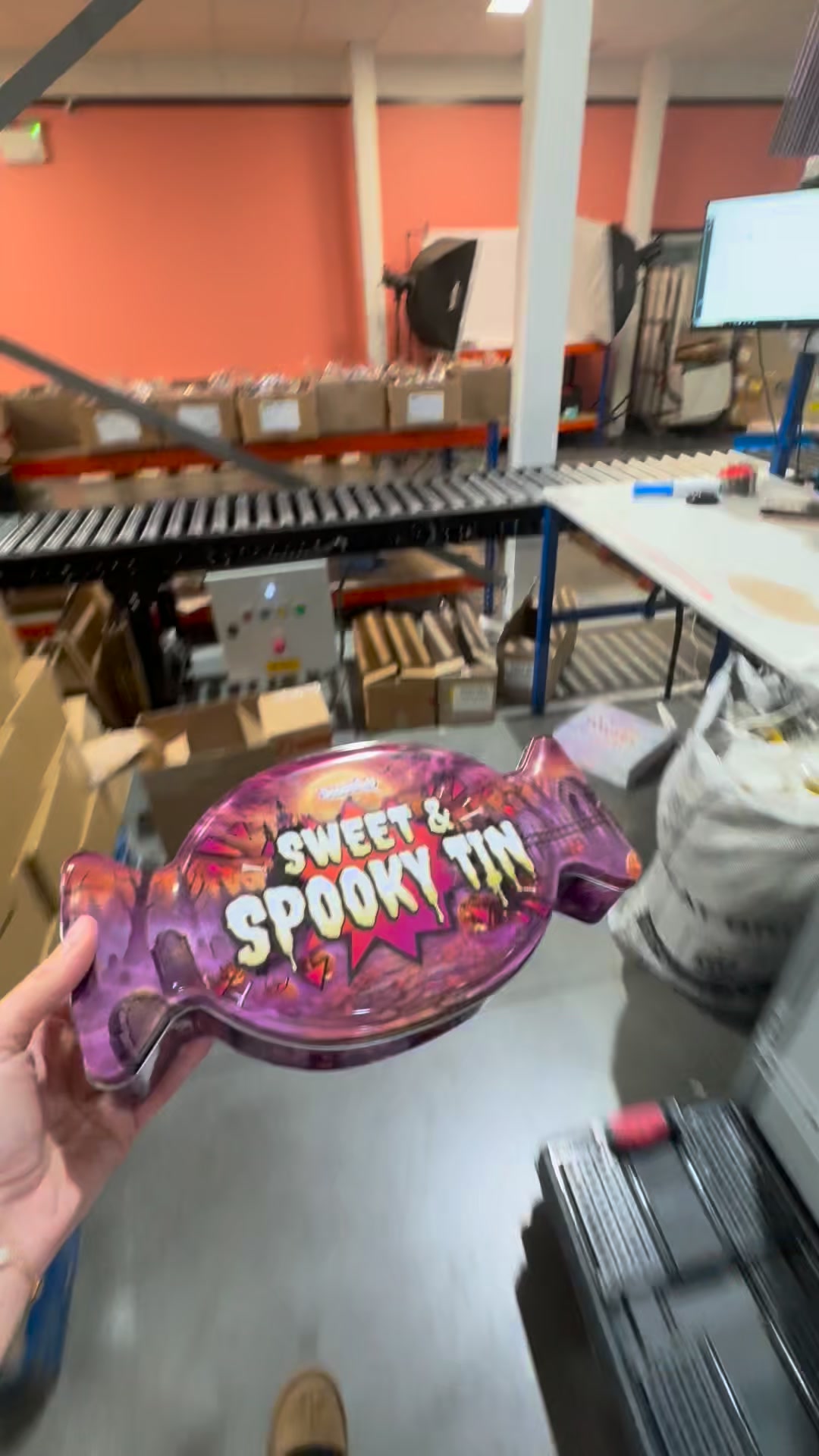Sweetzy Facebook ad: Includes 500g Custom Pick 'n'' Mix | £9 all in
