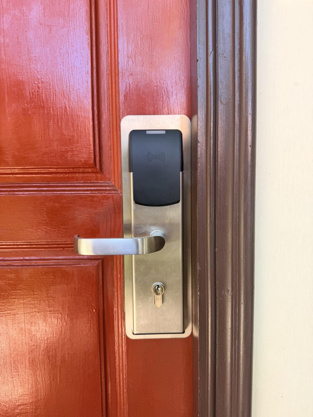 KOA Digital Door Lock กลอนประตูดิจิตอลอัจฉริยะ V2 Facebook ad: ผลงานการติดตั้งห้องตัวอย่าง Hotel Lock รุ่น Origin…