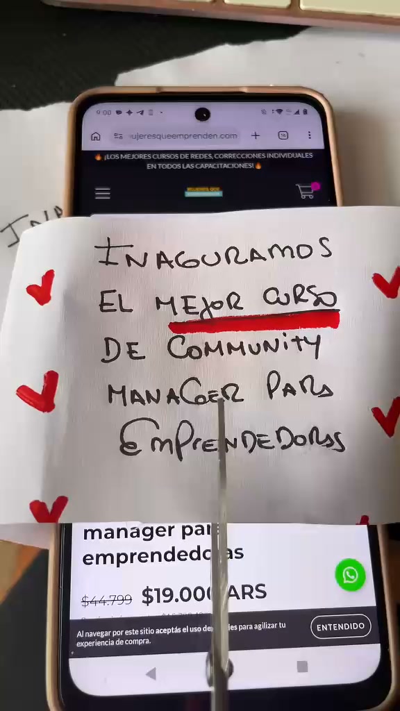 Mujeres que Emprenden Facebook ad: Curso online community manager para emprendedoras