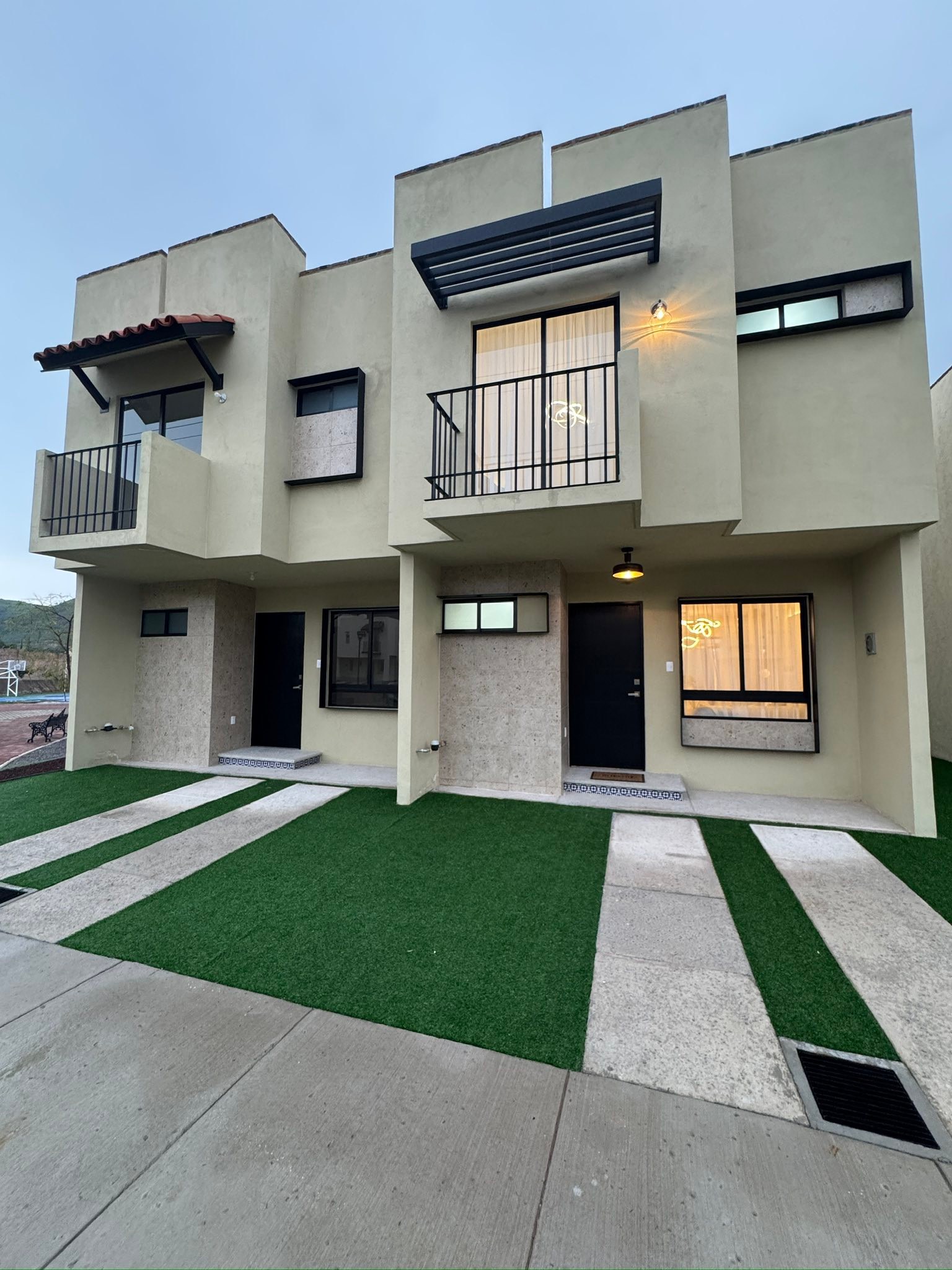 Residencias al Sur. Asesoría inmobiliaria Facebook ad: 𝐄𝐒𝐓𝐑𝐄𝐍𝐀 𝐓𝐔 𝐂𝐀𝐒𝐀 𝐂𝐎𝐍 𝟎% 𝐄𝐍𝐆𝐀𝐍𝐂𝐇𝐄