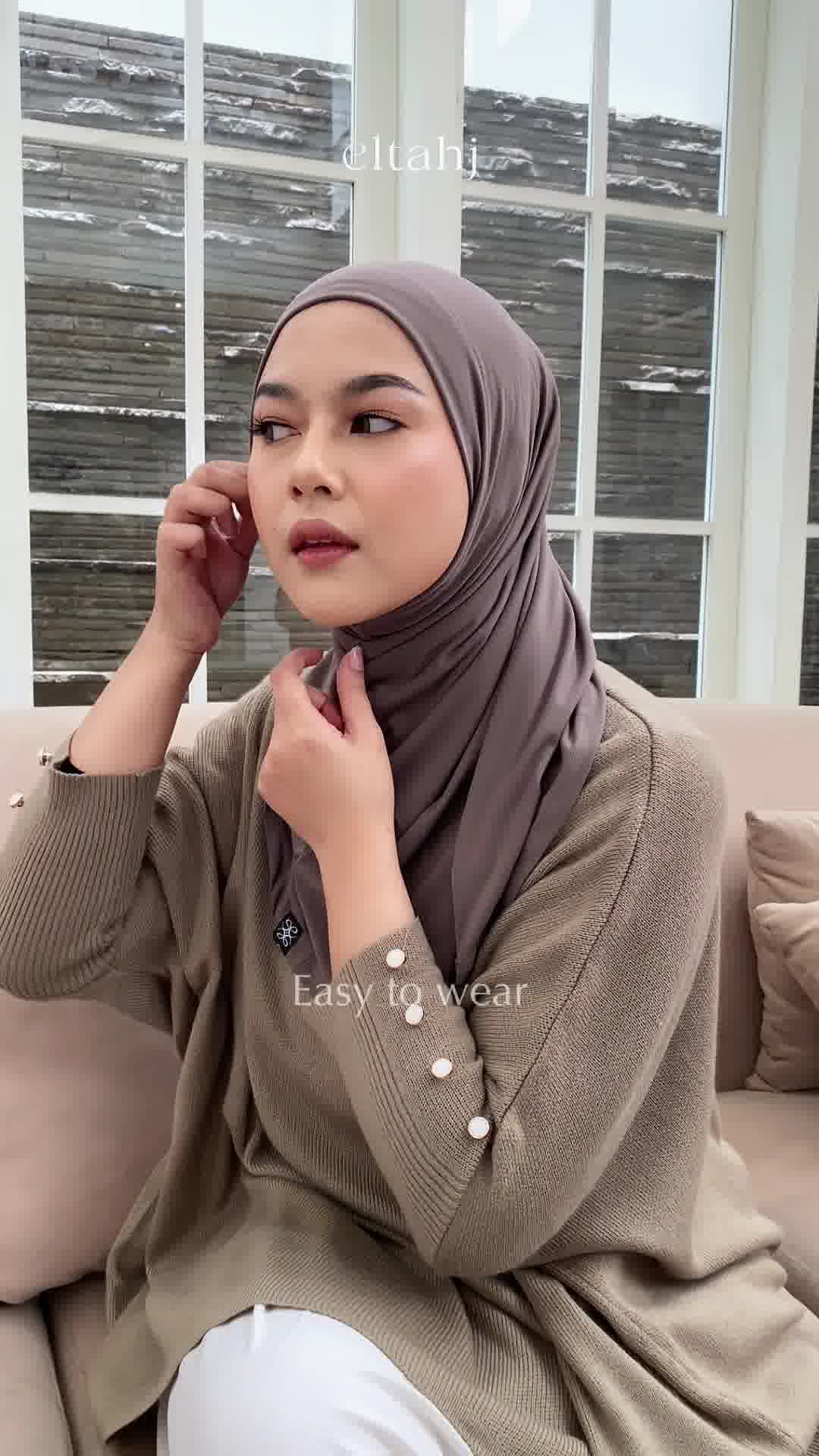 Eltahj Hijab Facebook ad: Instant Hijab by Eltahj