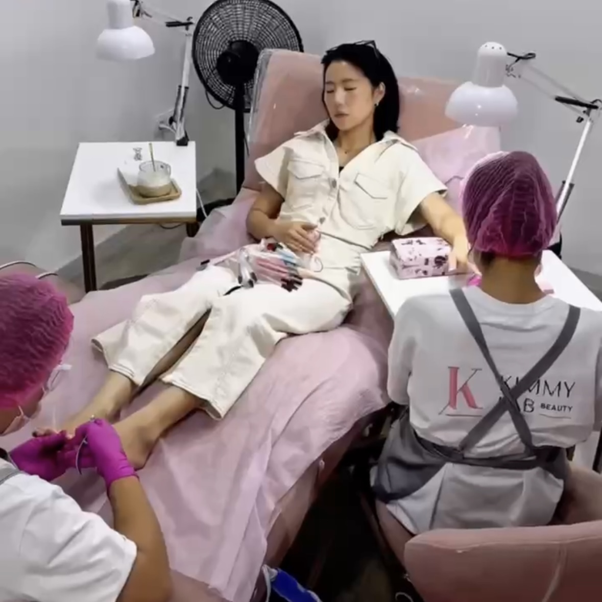 Beauty Salon KimmyLab Facebook ad: Студии красоты KIMMY LAB в Ташкенте