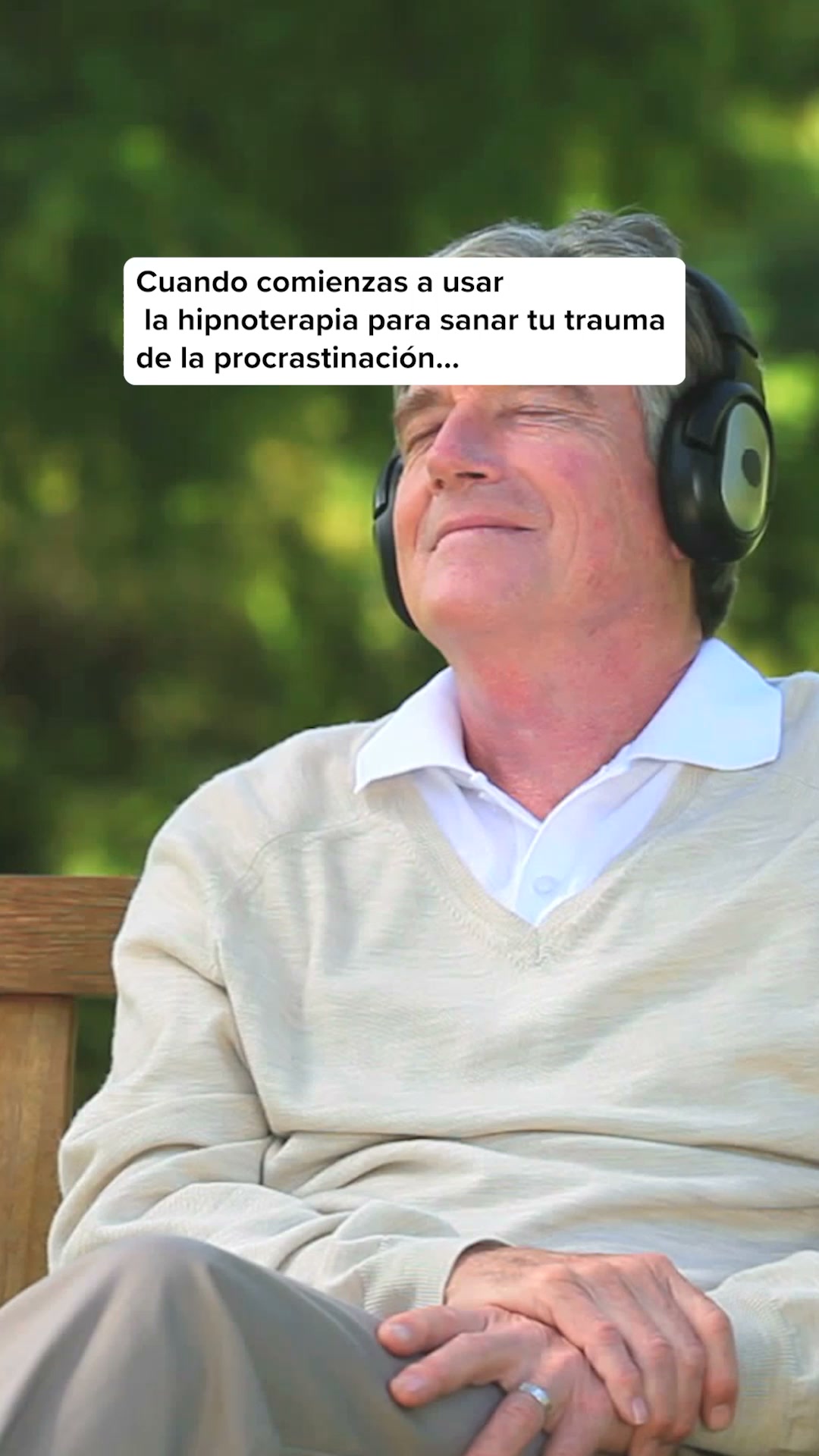 Hypnozio: power of hypnotherapy Facebook ad: Únete al curso de hipnoterapia para combatir la…