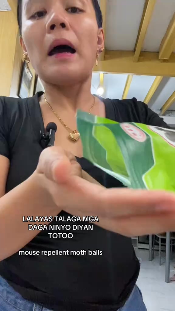 Elle Santos Facebook ad: Simple Mouse Repellent Solution