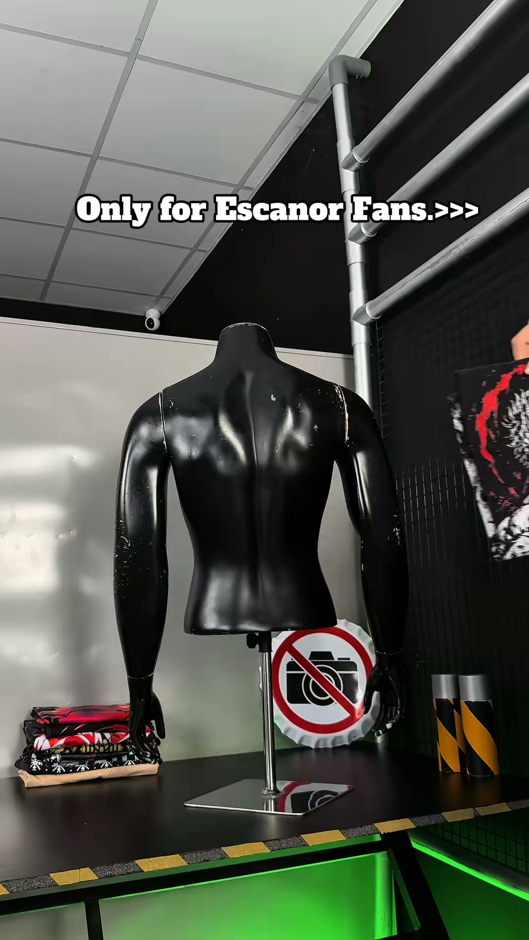 Hoodartwear US Facebook ad: Don't Miss Your 12% OFF.