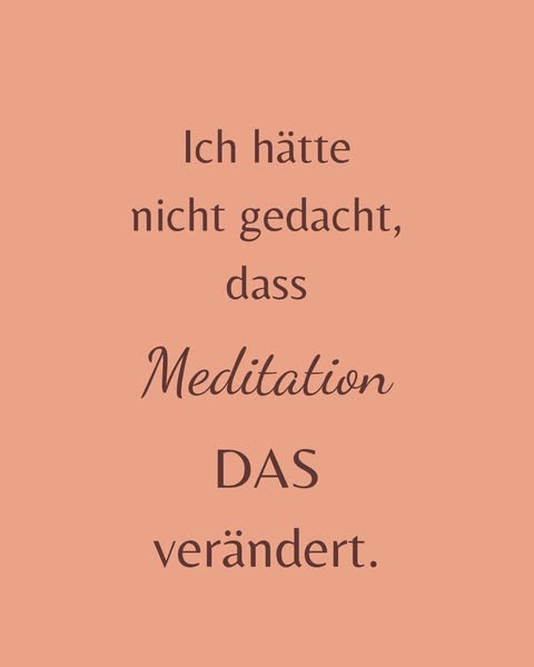 kirsten_parashakti Facebook ad: Viele denken bei Meditation an ruhig sitzen.