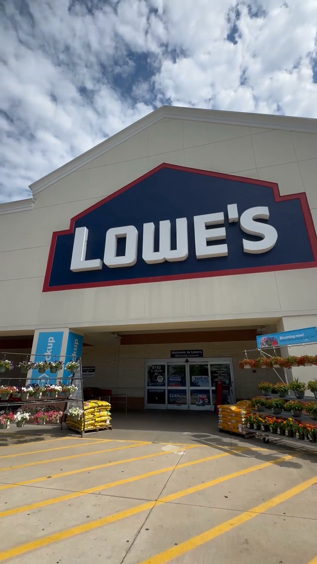 Lowe's Home Improvement Facebook ad: Big Savings for Pros