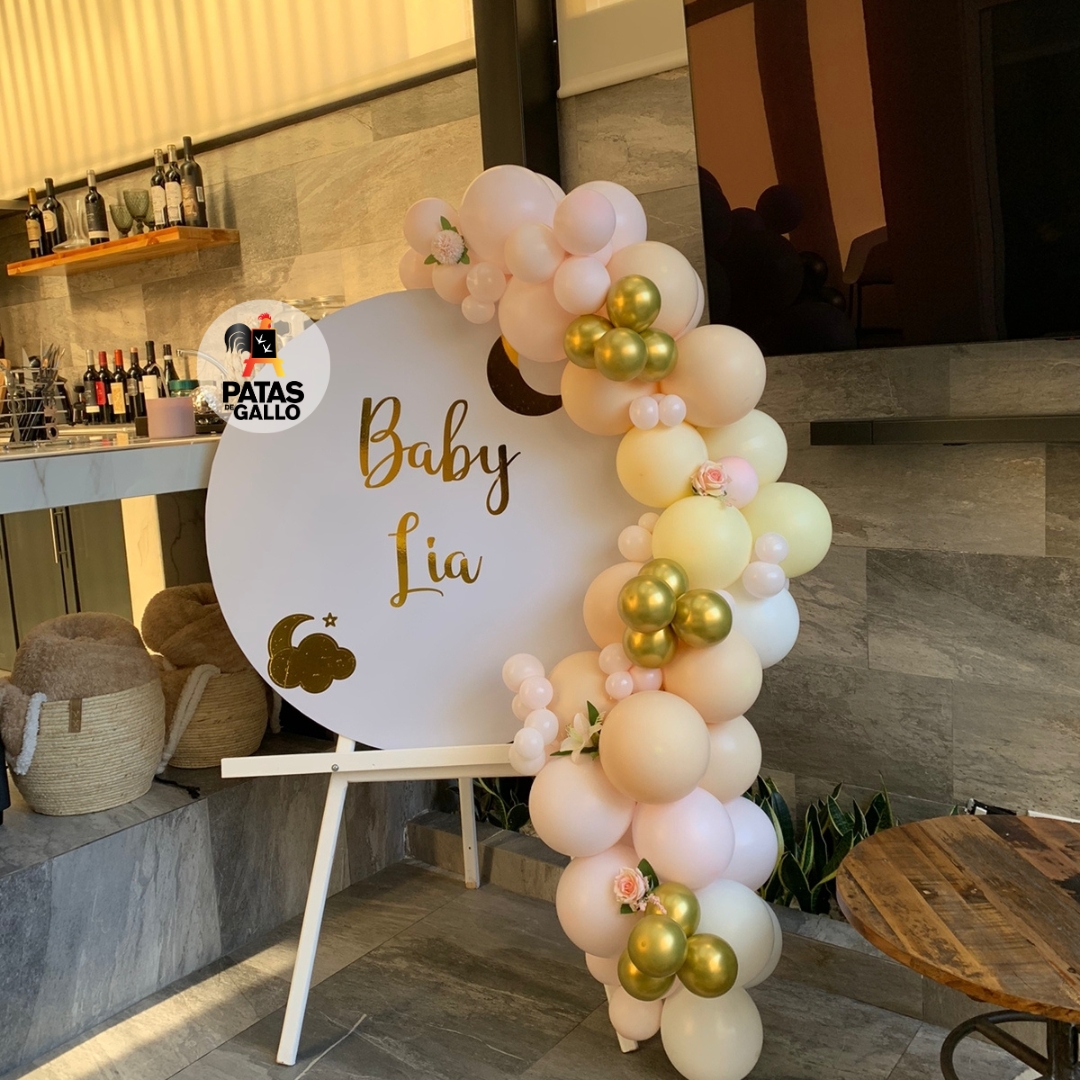 Patas de Gallo GT Facebook ad: Diseñamos y fabricamos el rótulo para tu celebración…