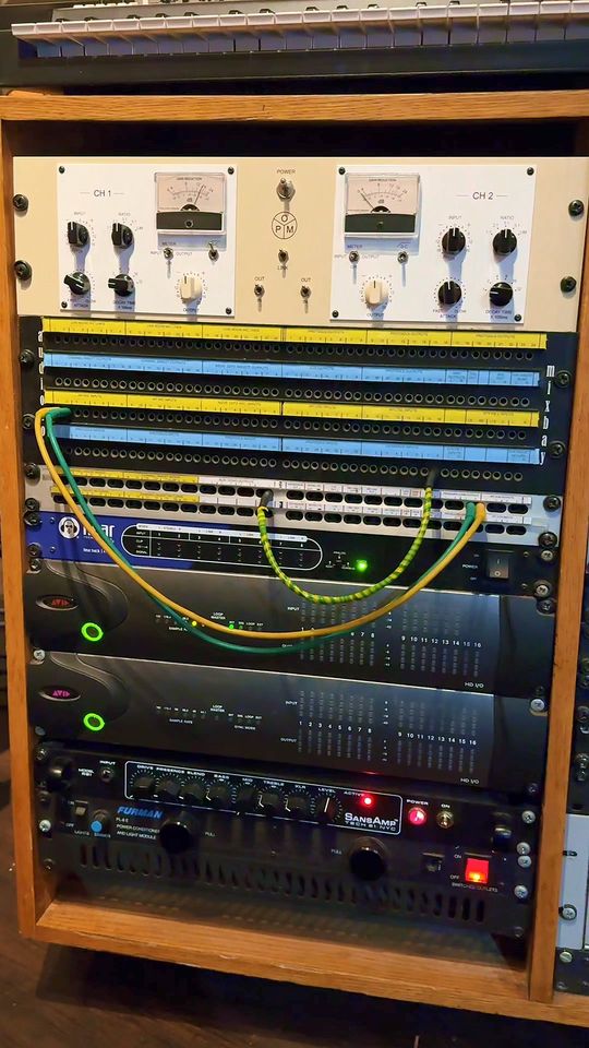 Brighton Electric Facebook ad: Hire Pro Audio Equipment