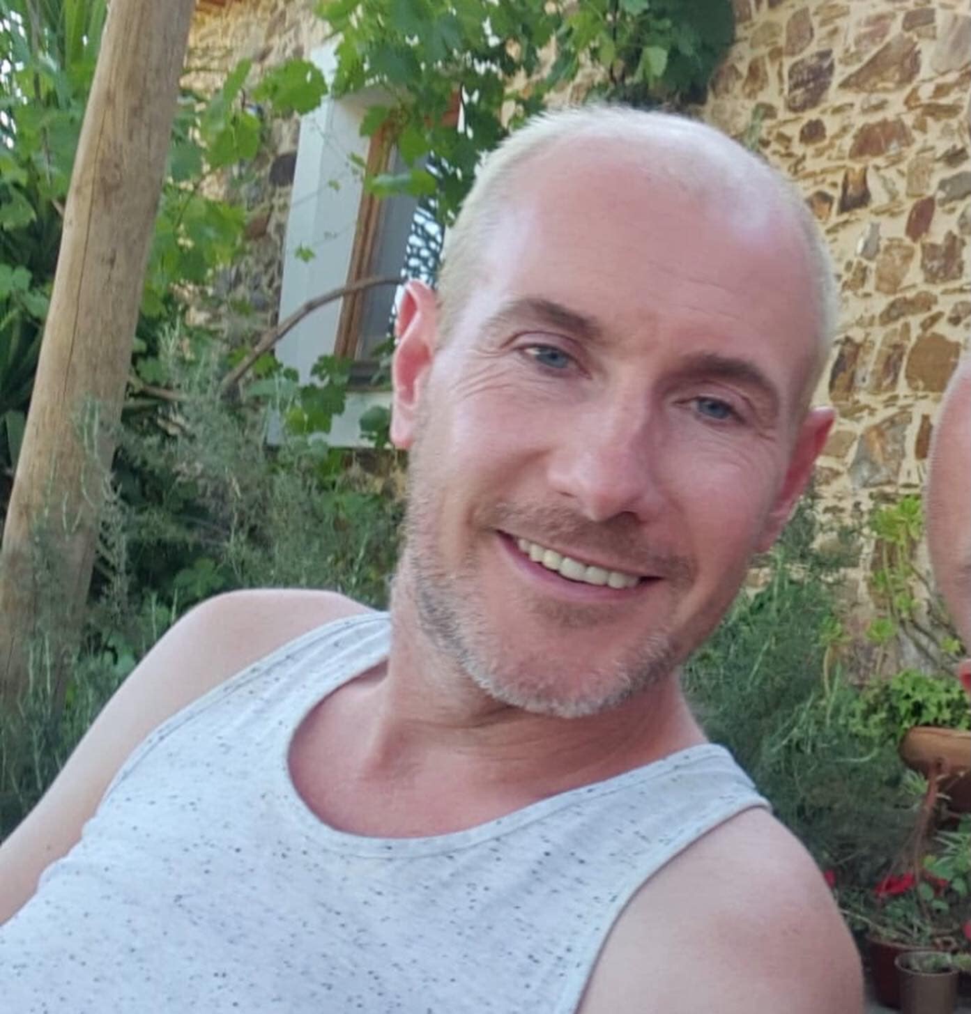 Rob Irvin - Zen Therapies - Massage, Reiki and Counselling Facebook ad: Rob Irvin - Zen Therapies - Massage, Reiki And