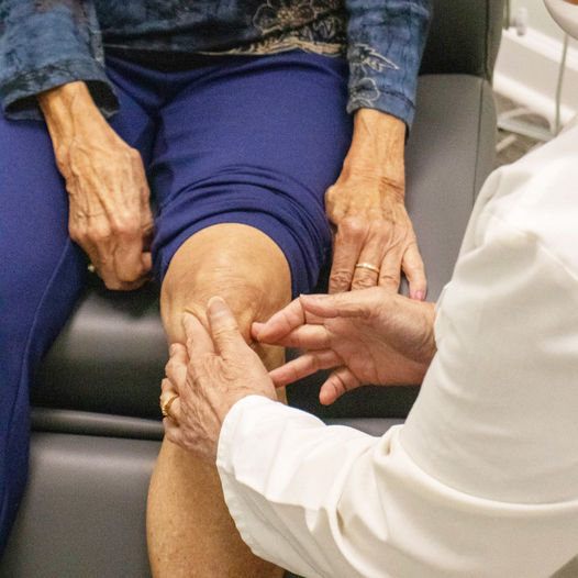 Pioneer Sports & Pain Center Facebook ad: Non-Surgical Knee Pain Solution in Kuna, ID! (Free Quiz)