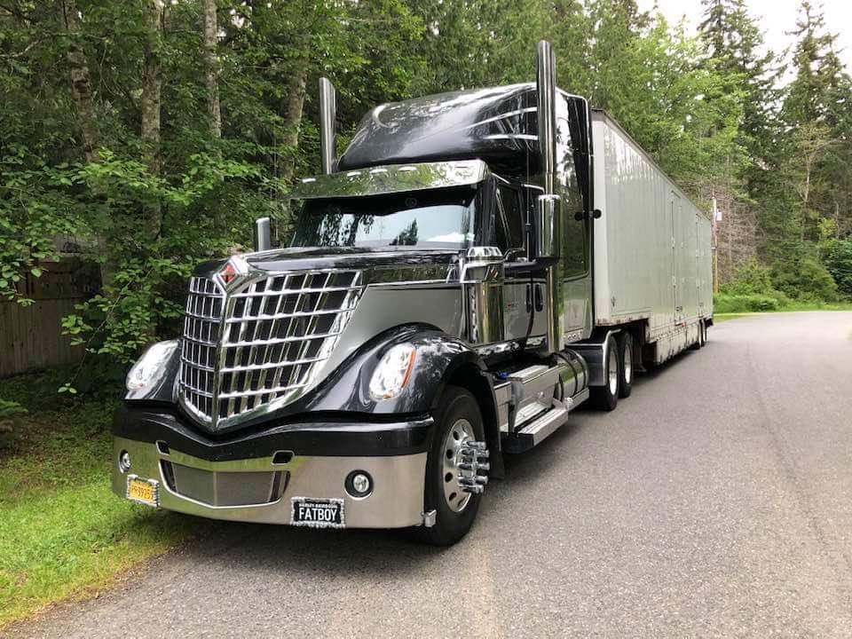 Transports Move X Facebook ad: Movex is a canadian based company doing coast-to-coast…