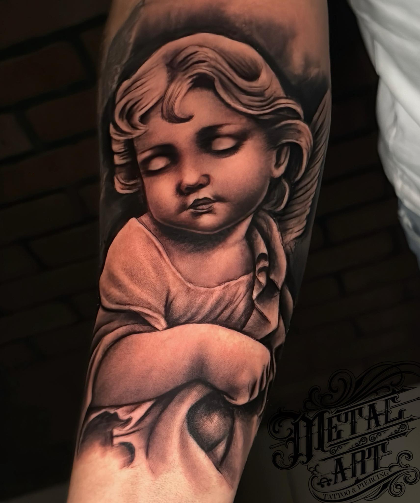 METAL ART STUDIO (tattoo & body piercing) Facebook ad: ¿Estás buscando un tatuaje que te haga sentir…
