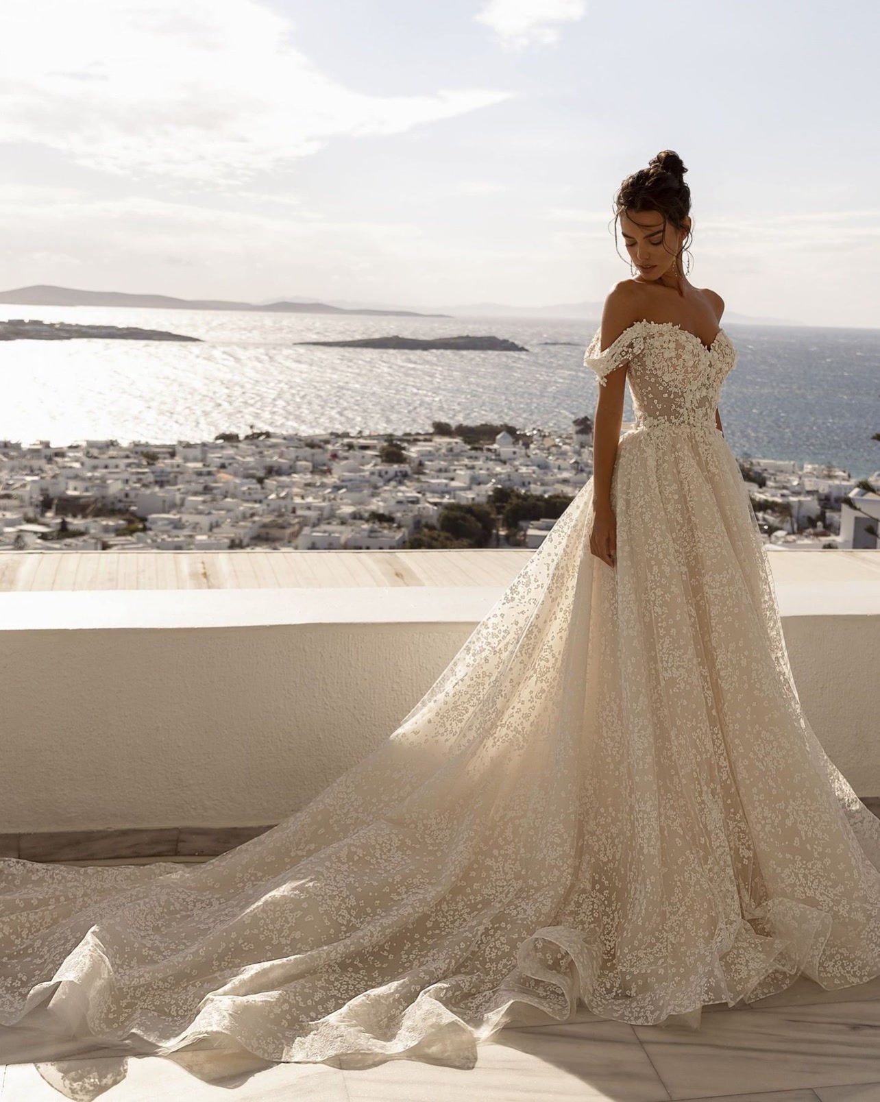 Bodas.net Facebook ad: Un vestido de novia puede decir mucho de…