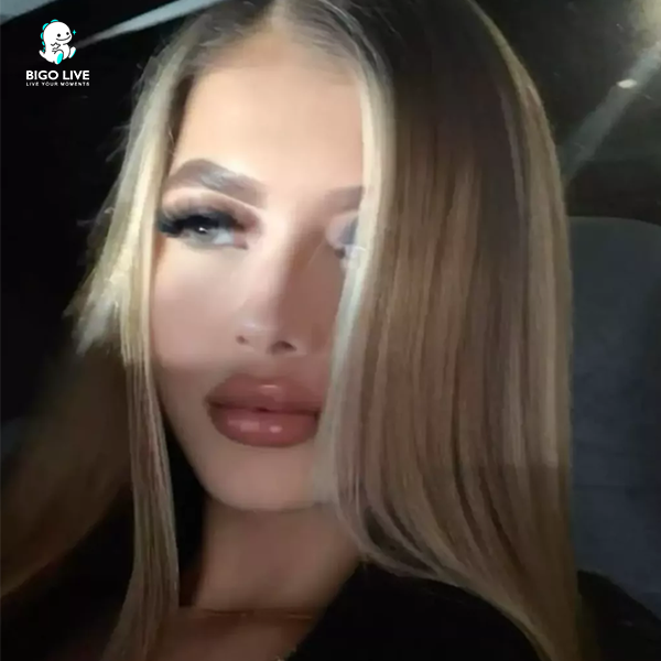 Live streaming APP Facebook ad