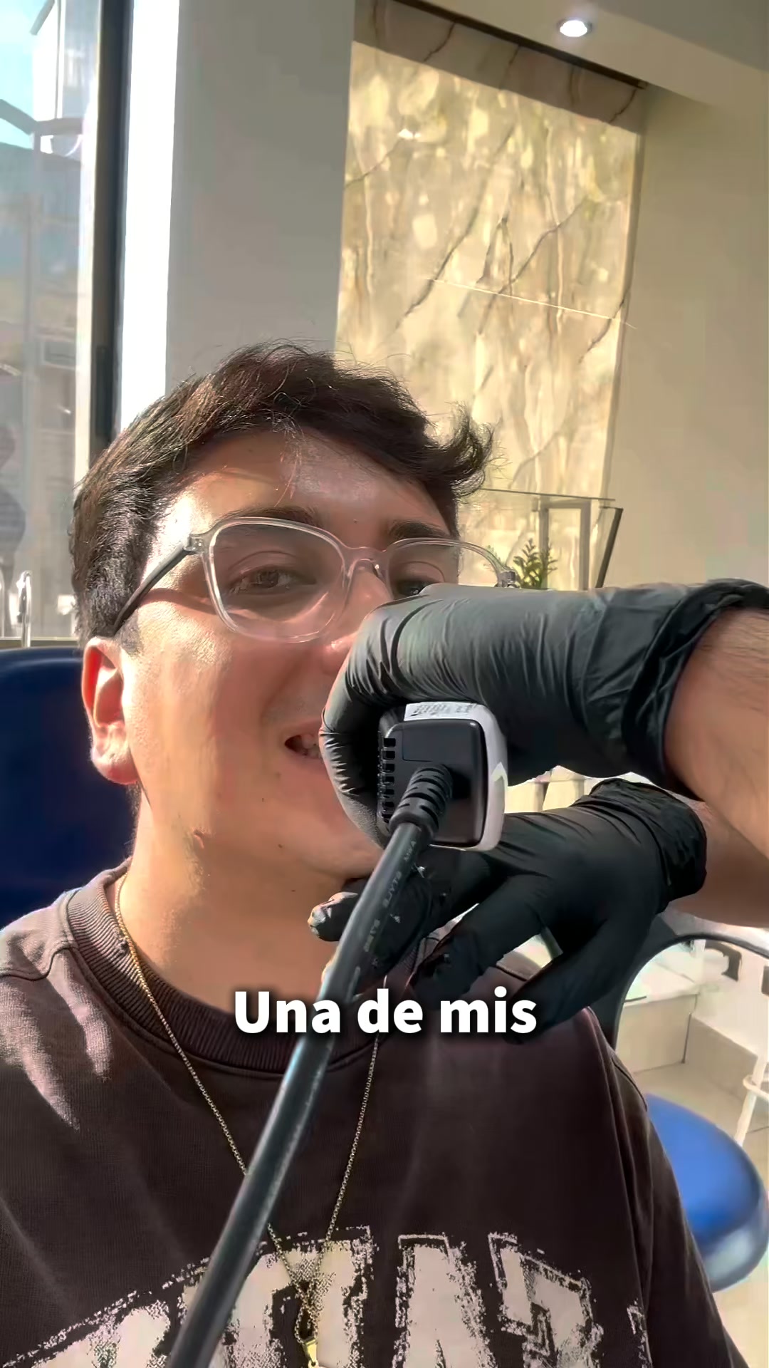Wizz Chile Facebook ad: Corrige tu sonrisa con alineadores invisibles guiados por…