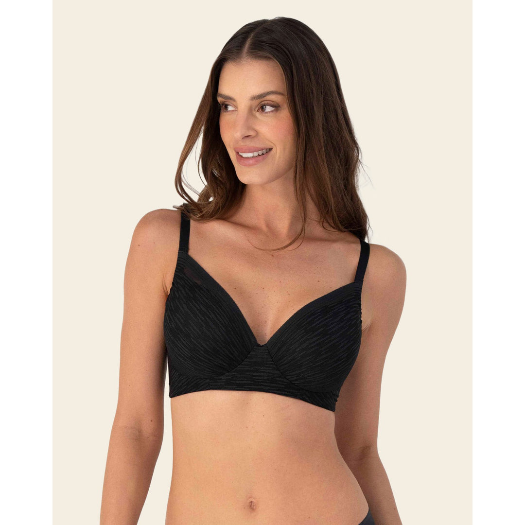 Leonisa Facebook ad: Si lo ves en oferta, no lo pienses…