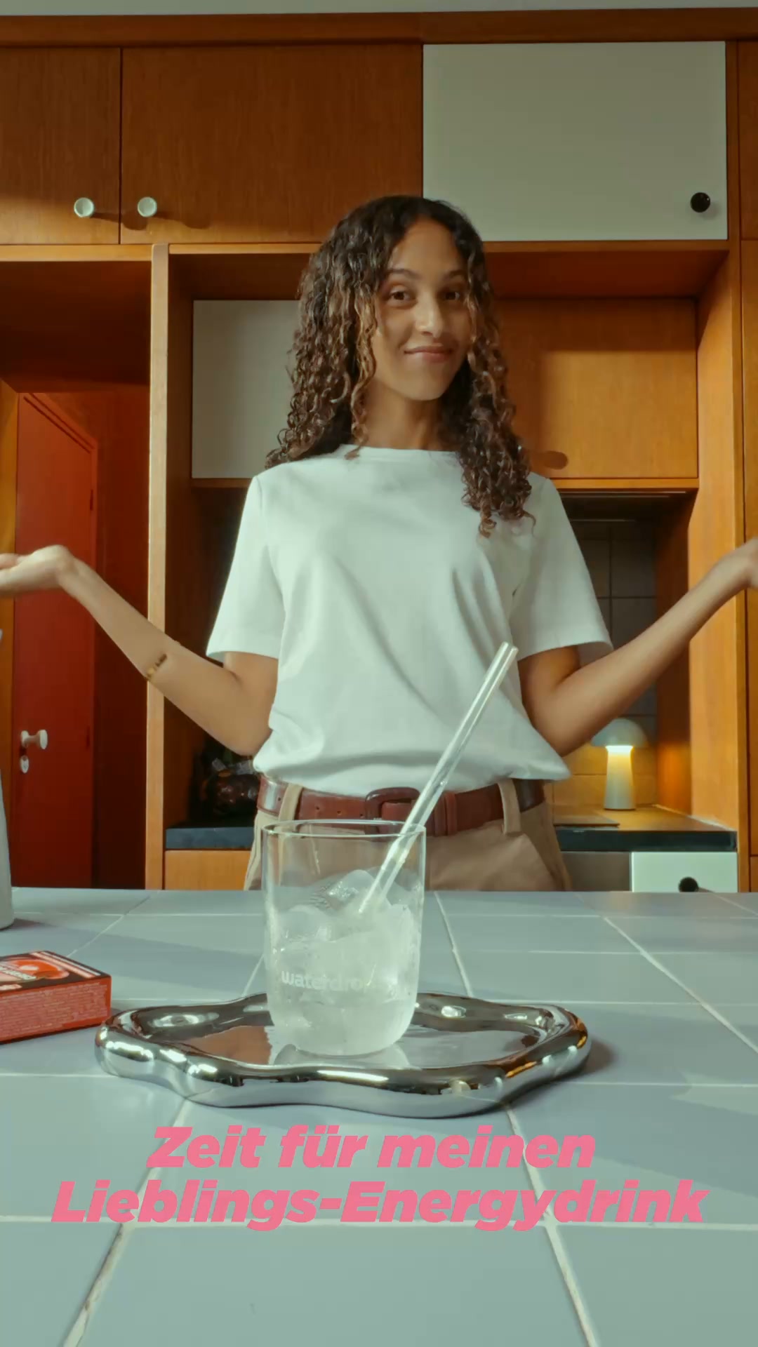 waterdrop Facebook ad: Halte mit deinem Alltag Schritt