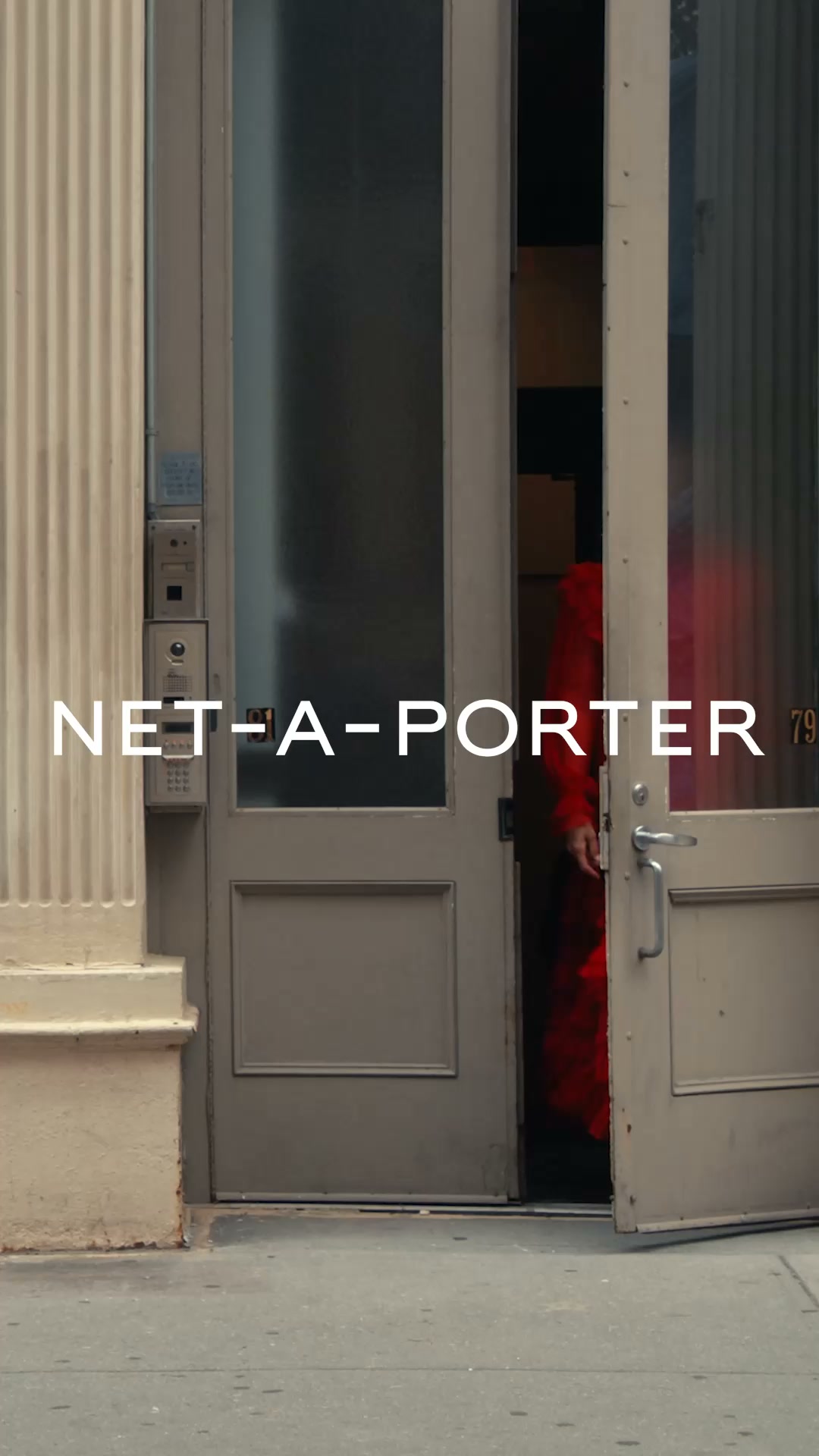 NET-A-PORTER Facebook ad: New season loading