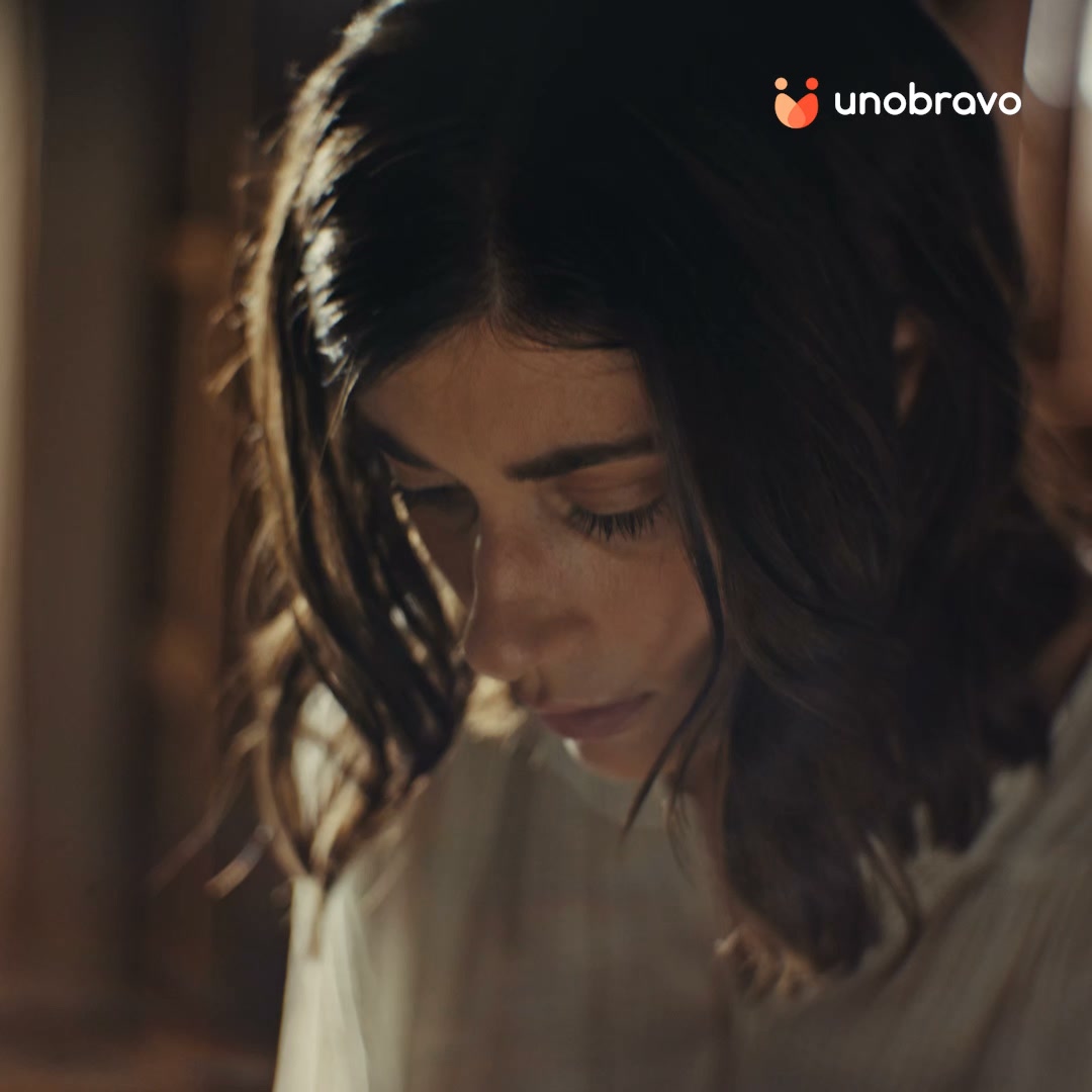 Unobravo Facebook ad: Riprendi il filo della tua storia