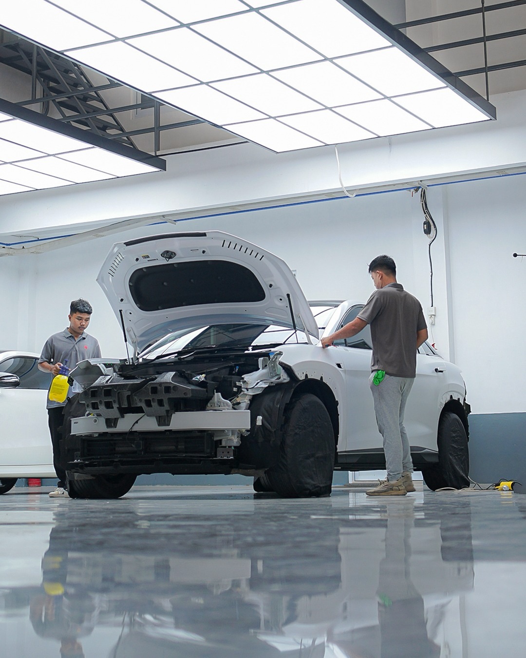 RMODA studio Makassar Facebook ad: @proflex.indonesia Matte PPF going on the @byd_indonesia…