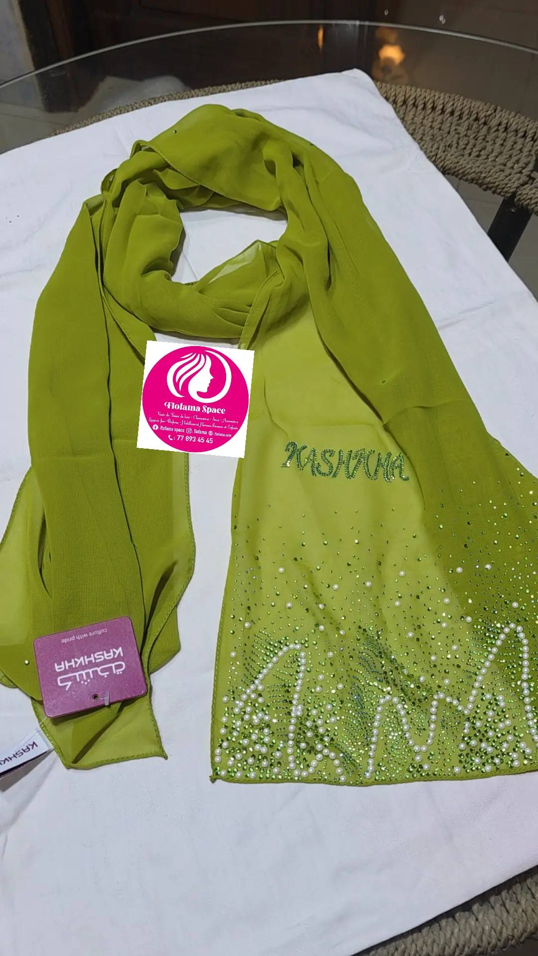 Flofama Space Facebook ad: Foulards kashkha PM authentique