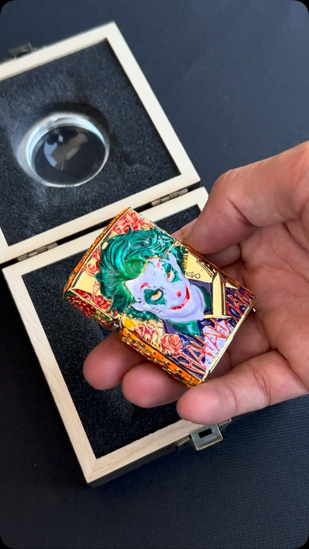 Dupont Çakmak İstanbul Facebook ad: Etching Brass Joker Zippo Lighter