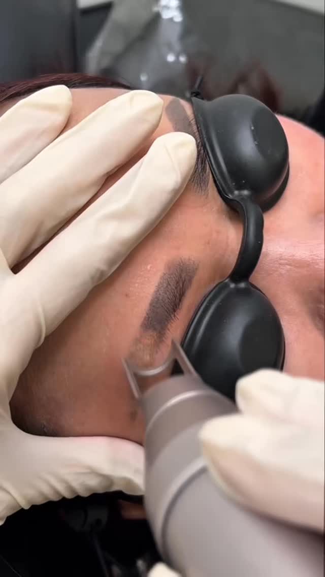 Microblanding con Maryuri Beauty Facebook ad: ¿Cansada de esas cejas que no te encantan?
