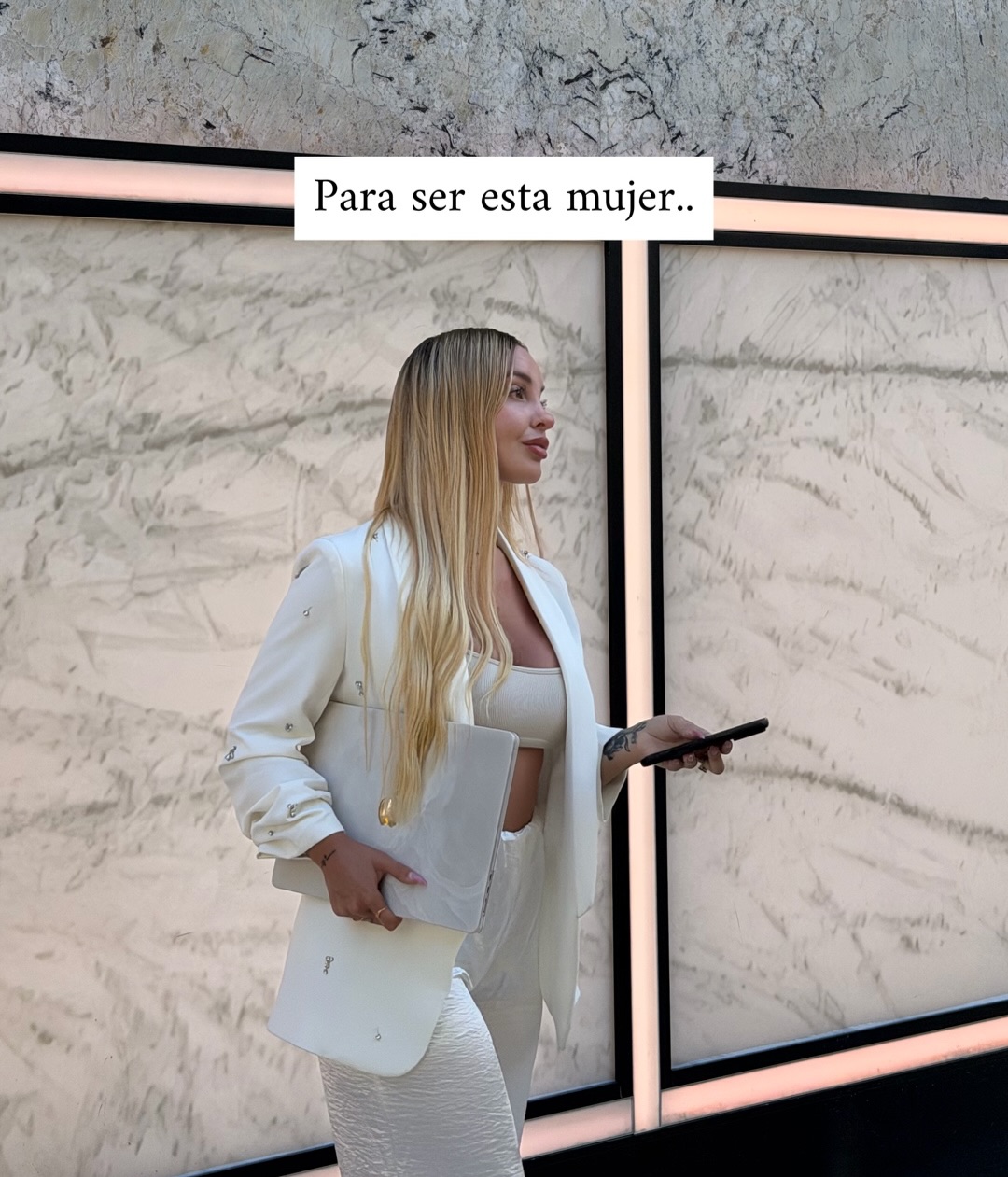 Abru Pode Facebook ad: Esta versión de mí
