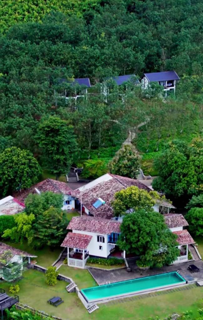LEAF Leisure Facebook ad: LEAF OLU ELLA- LUXE PRIVATE VILLA