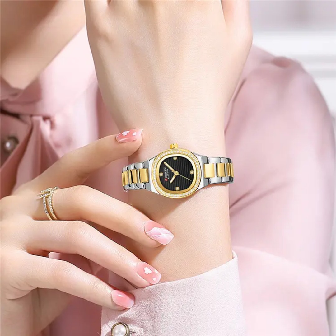 Diadème bijoux Facebook ad: Révélez votre élégance.