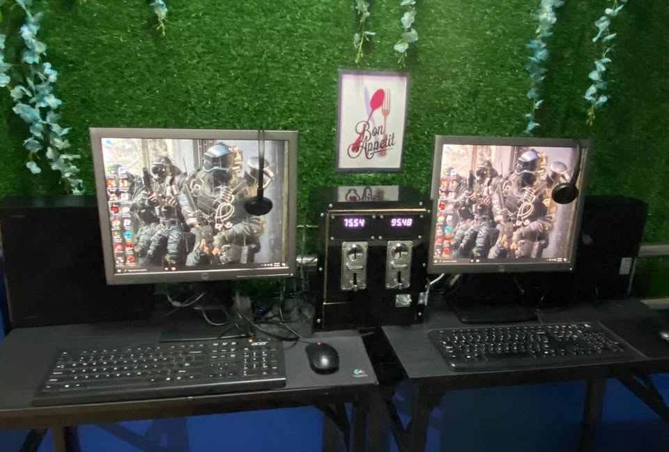 Desktop Warehouse Facebook ad: i5 PISONET PACK ₱11,999!