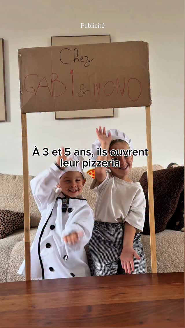 Coline Facebook ad: Aujourd’hui, on ouvre notre propre petite @playdoh_fr…
