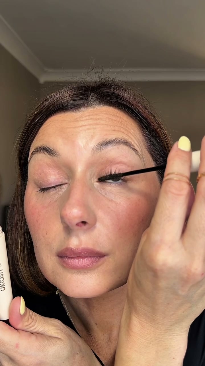 Uklash Facebook ad: NEW IN: Lash Lift Gel