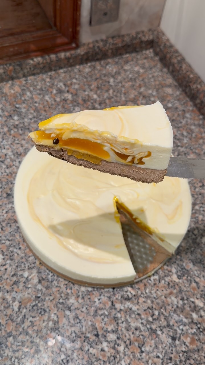 café serrano Facebook ad: Cheesecake de Maracujá fresco, cremoso e com o…