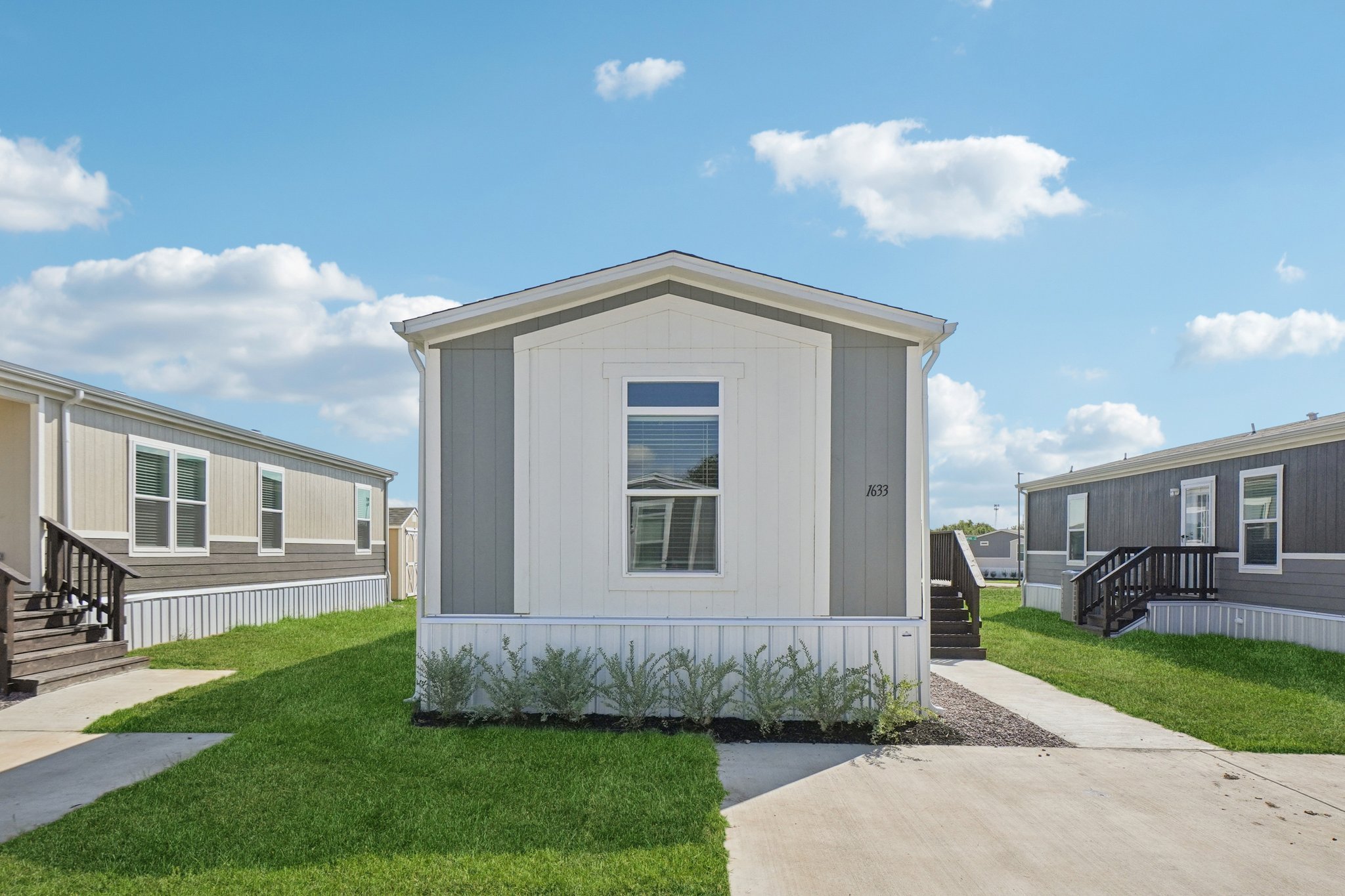 Nicole Nicole Facebook ad: 3 Beds 2 Baths House