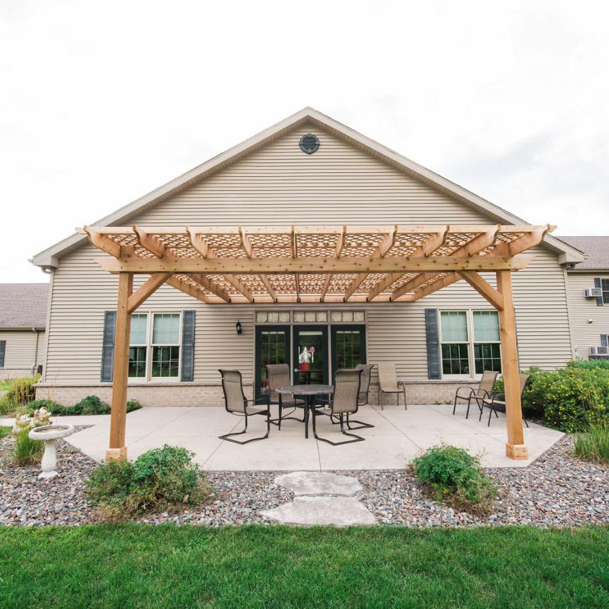 Woodlands Senior Park Facebook ad: We are currently accepting new residents.
