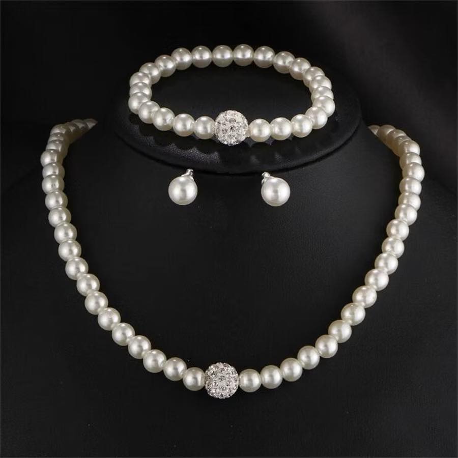 Alisha Female Fashion Singapore Facebook ad: Lunad Jewelry MiX And Match Set